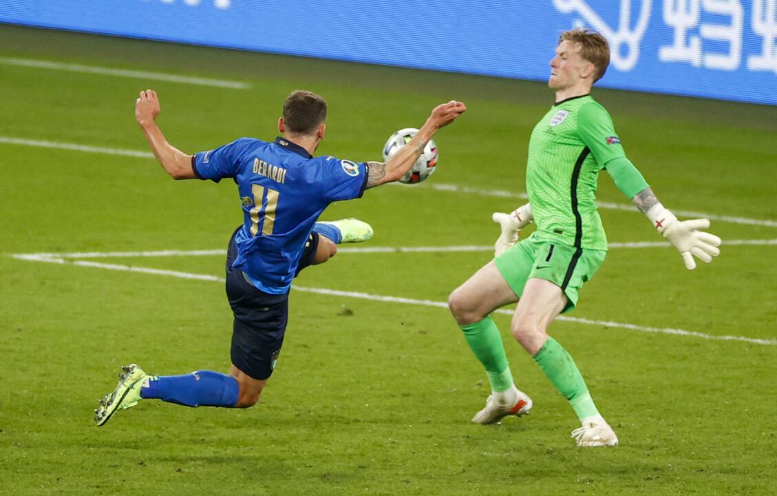 Europos futbolo sostą užėmė italai!