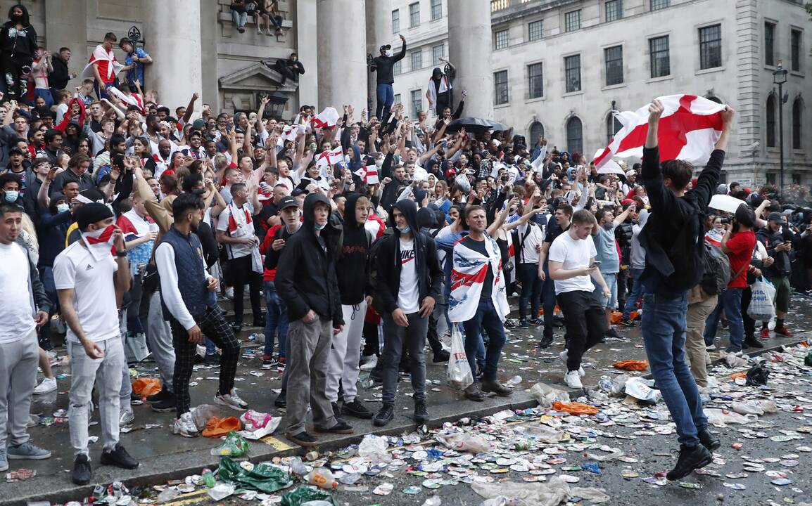 Europos futbolo sostą užėmė italai!
