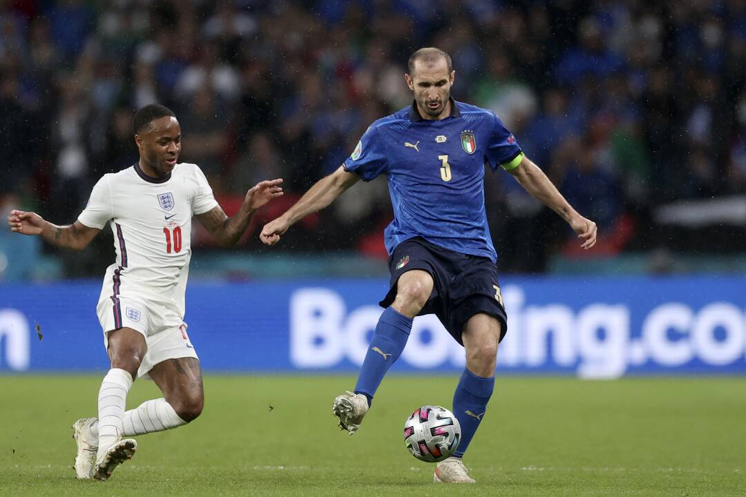 Europos futbolo sostą užėmė italai!