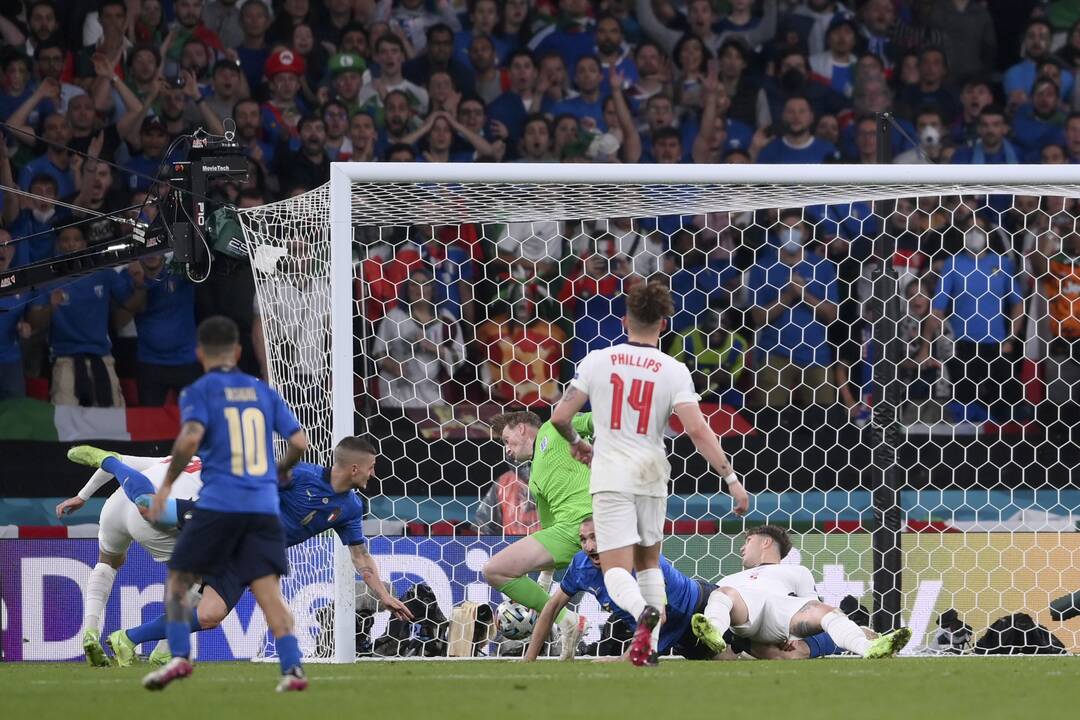 Europos futbolo sostą užėmė italai!