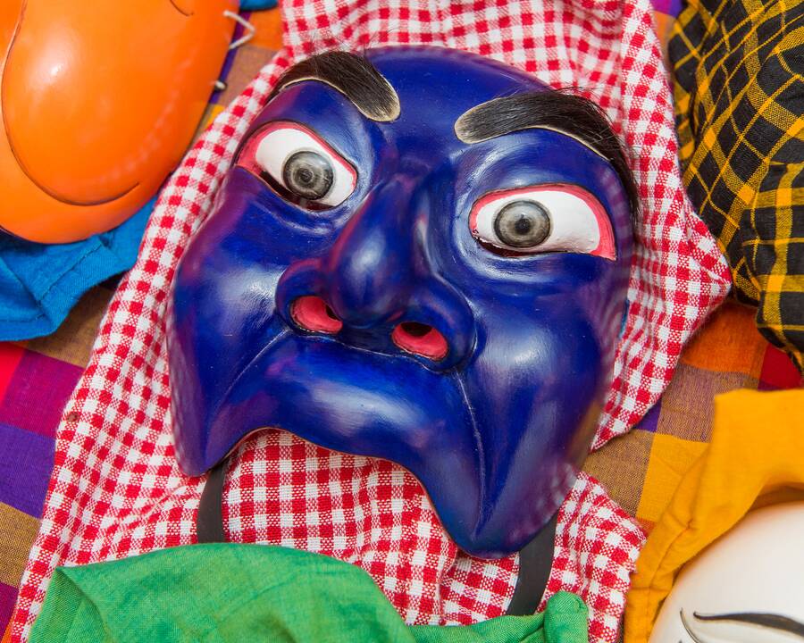 Poveikis: "Kaukės gali mums padėti atrasti save kitokius ir atskleisti tai, ko nerodome kitiems bei bijome pripažinti patys sau", – sako savęs pažinimo sesijas su sakralinėmis Balio kaukėmis vedantis L.Pobedonoscevas. 