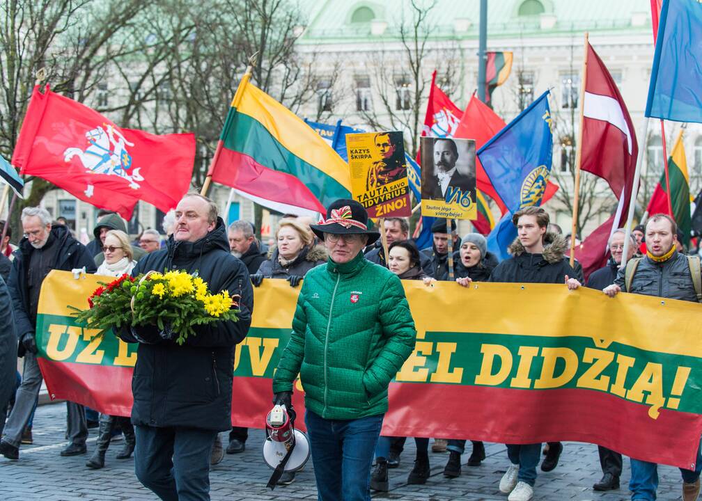 Keli šimtai žmonių žygiavo tautininkų eitynėse Vilniuje