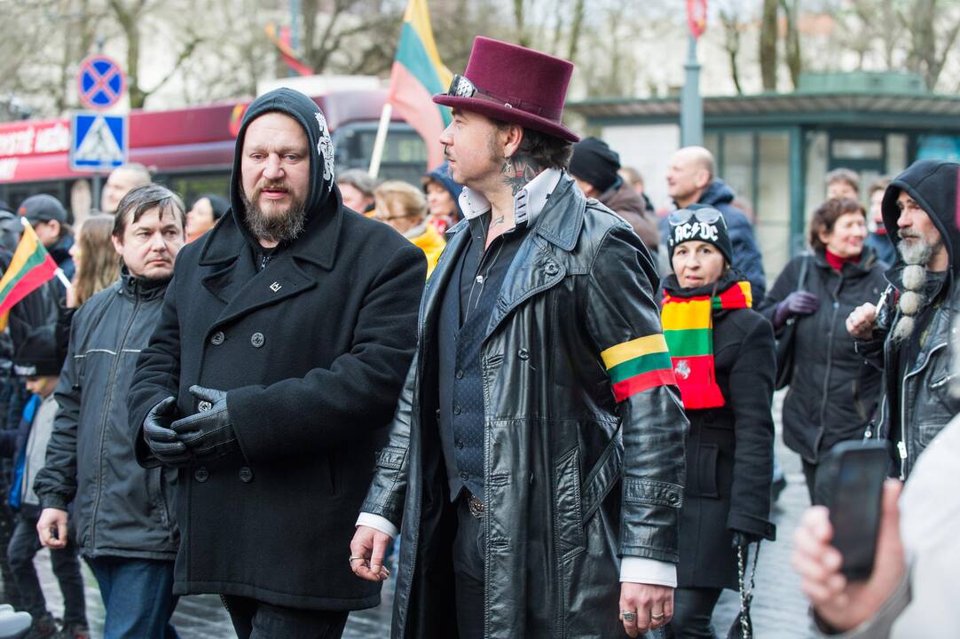 Keli šimtai žmonių žygiavo tautininkų eitynėse Vilniuje