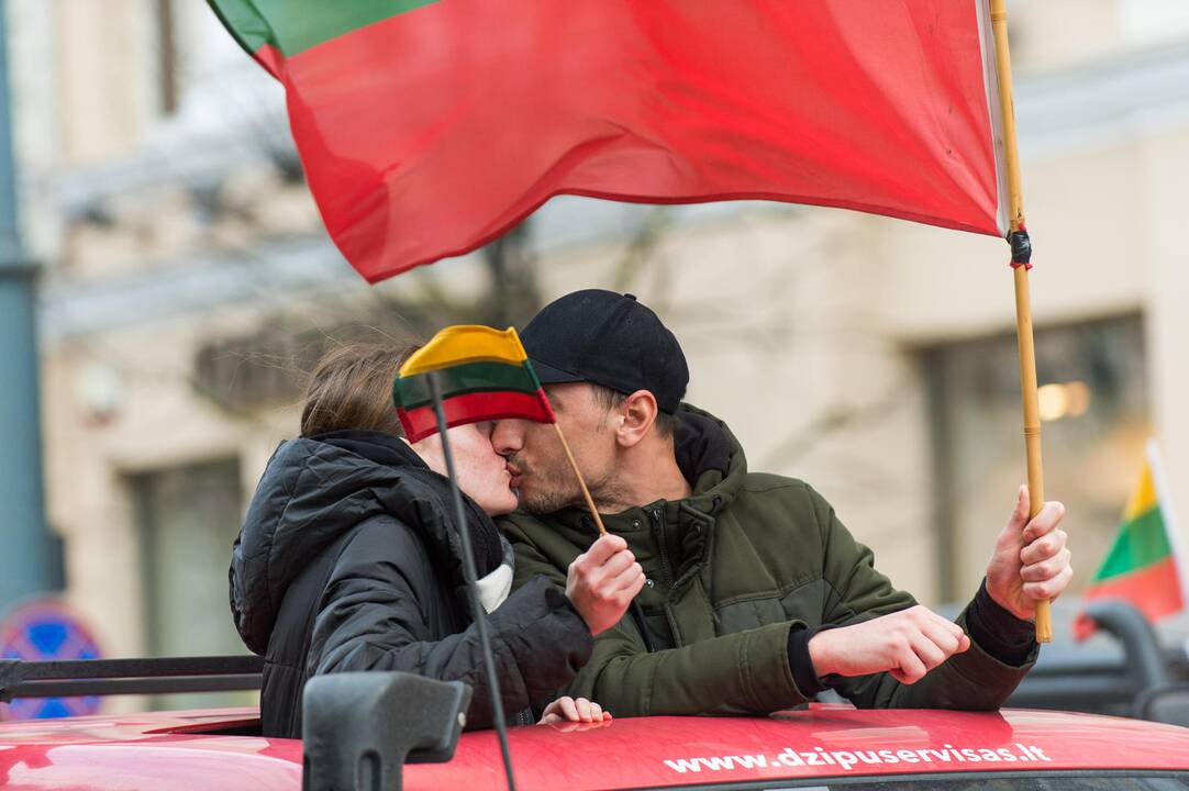Keli šimtai žmonių žygiavo tautininkų eitynėse Vilniuje