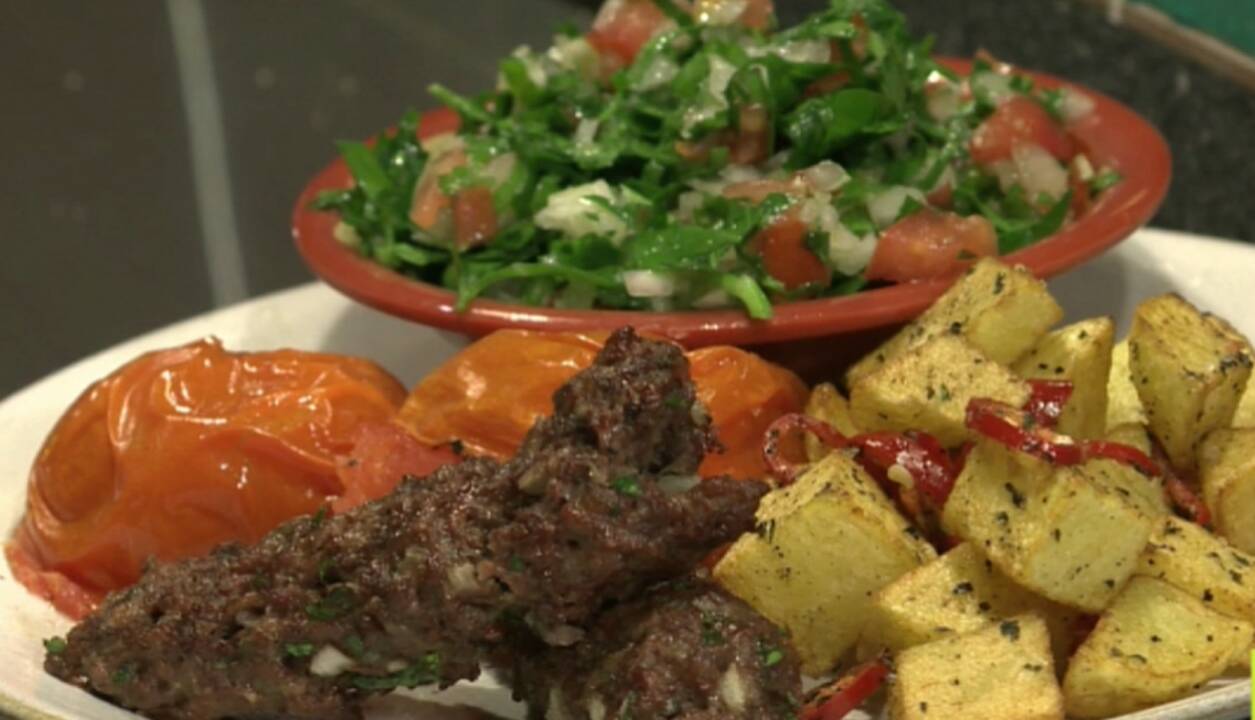 Rytietiški pietūs: kofta jautiena su tabulės salotomis