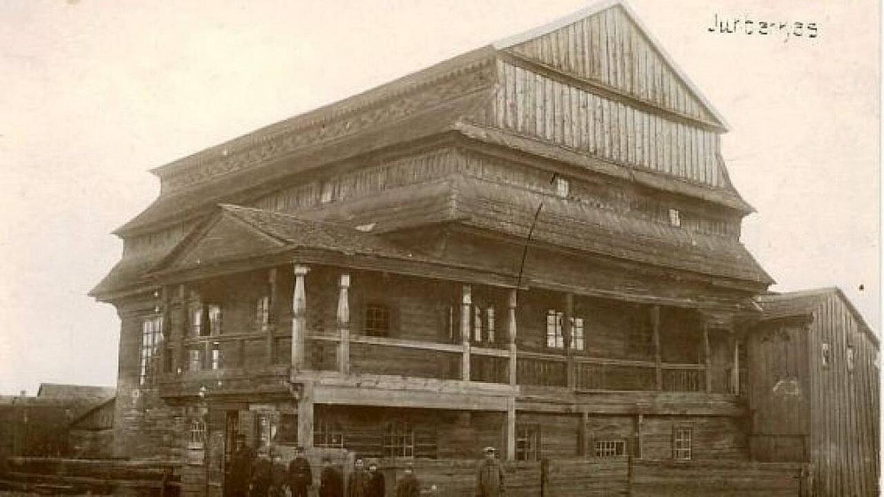 Senoji medinė Jurbarko žydų sinagoga, nugriauta ir sudeginta 1941 m.