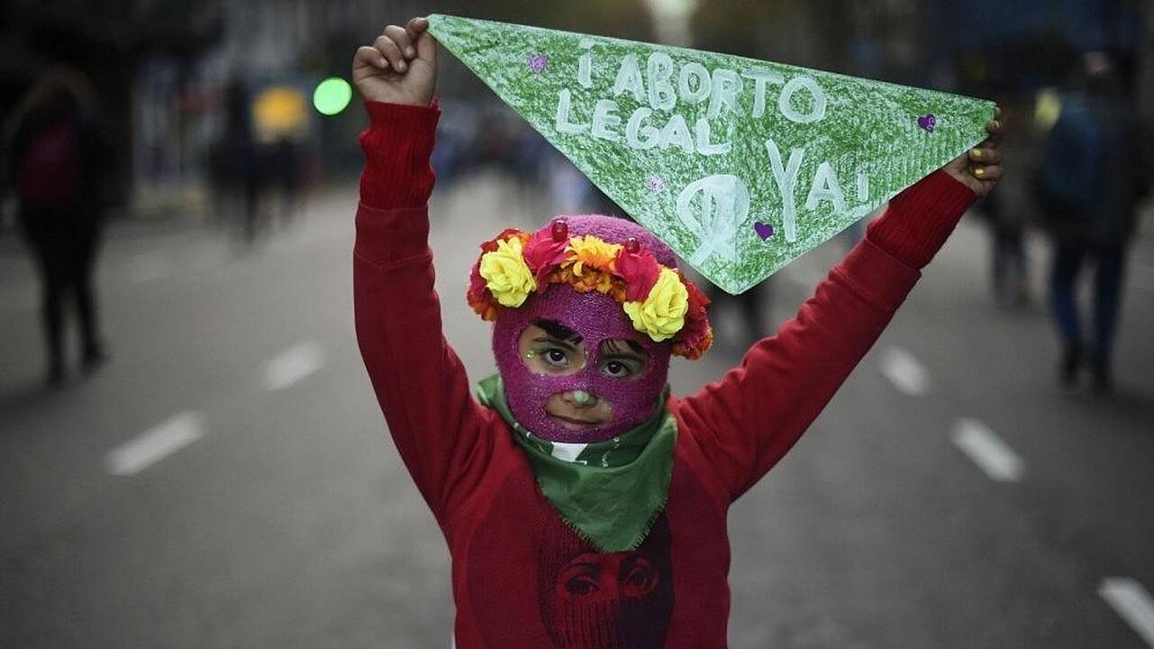 Popiežiaus gimtinėje – istorinis balsavimas dėl abortų įteisinimo