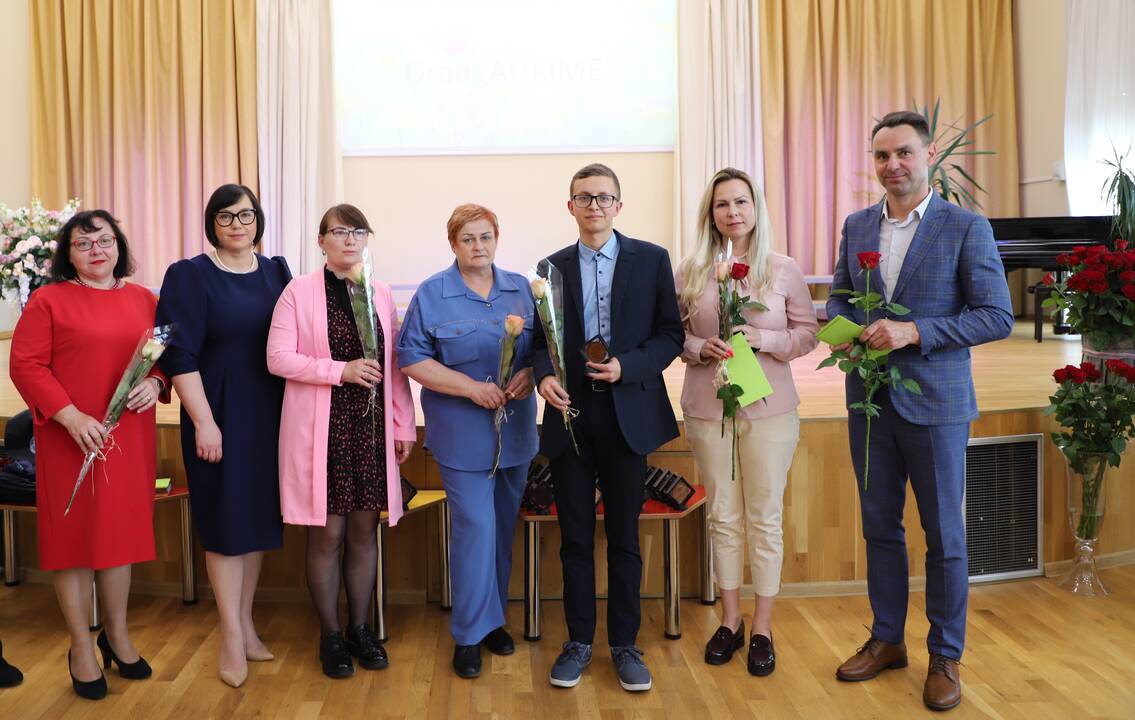 Renginys: vicemerė R. Popovienė dėkojo geriausiems pakaunės moksleiviams.