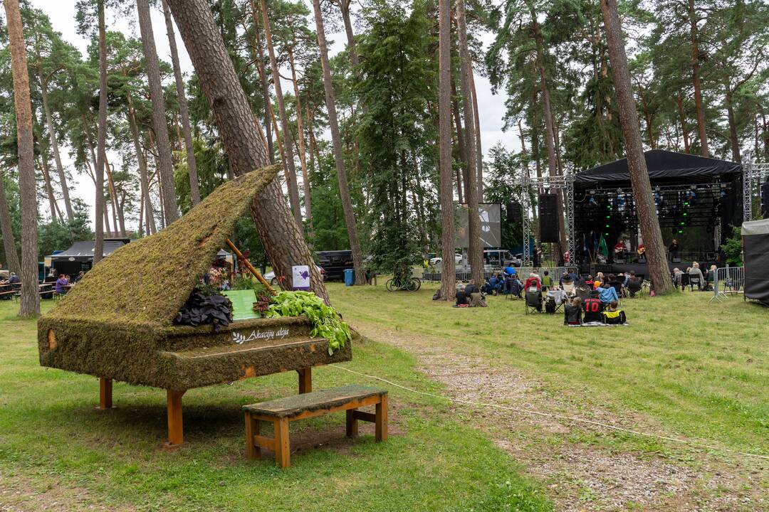 XX-asis dainuojamosios poezijos festivalis „Akacijų alėja“ 