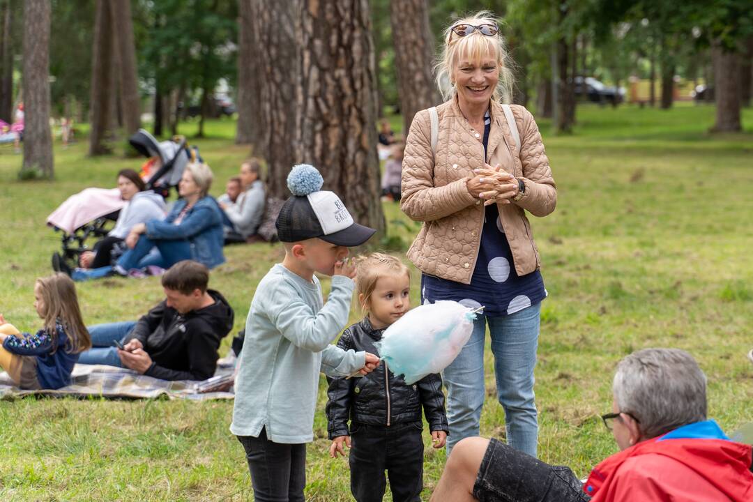 XX-asis dainuojamosios poezijos festivalis „Akacijų alėja“ 