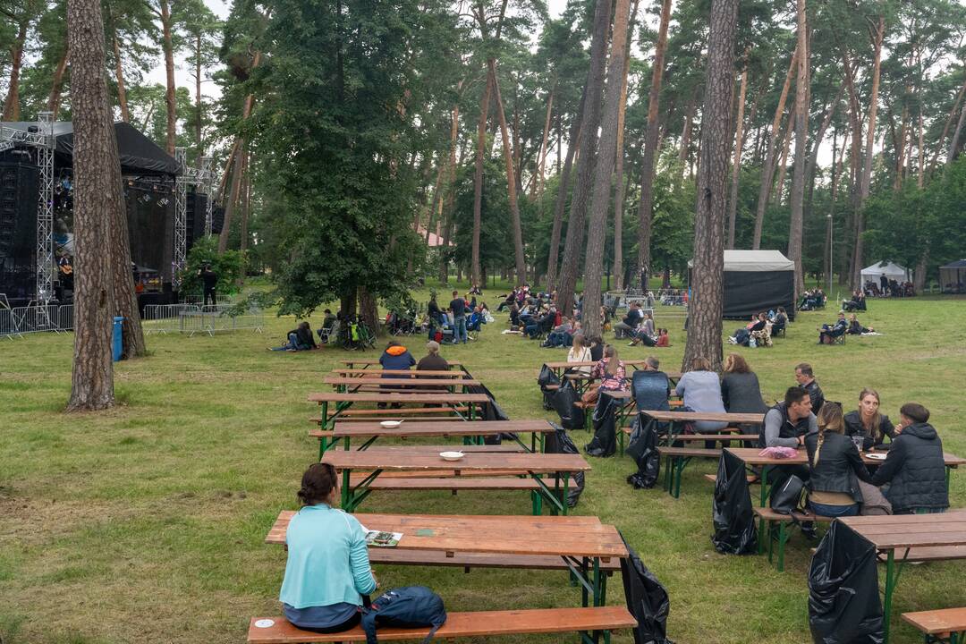 XX-asis dainuojamosios poezijos festivalis „Akacijų alėja“ 
