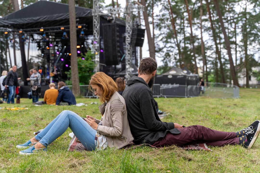 XX-asis dainuojamosios poezijos festivalis „Akacijų alėja“ 