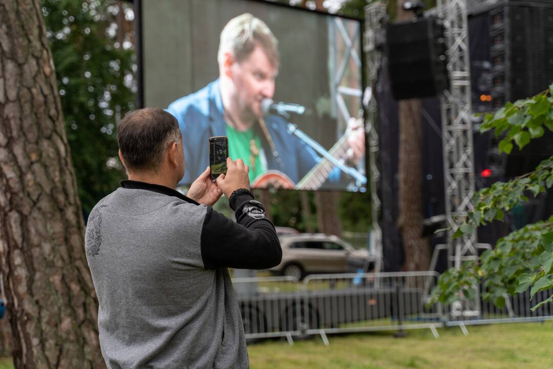 XX-asis dainuojamosios poezijos festivalis „Akacijų alėja“ 