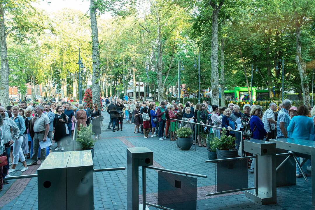 Palangoje atgimė nemarioji „Eglė žalčių karalienė“