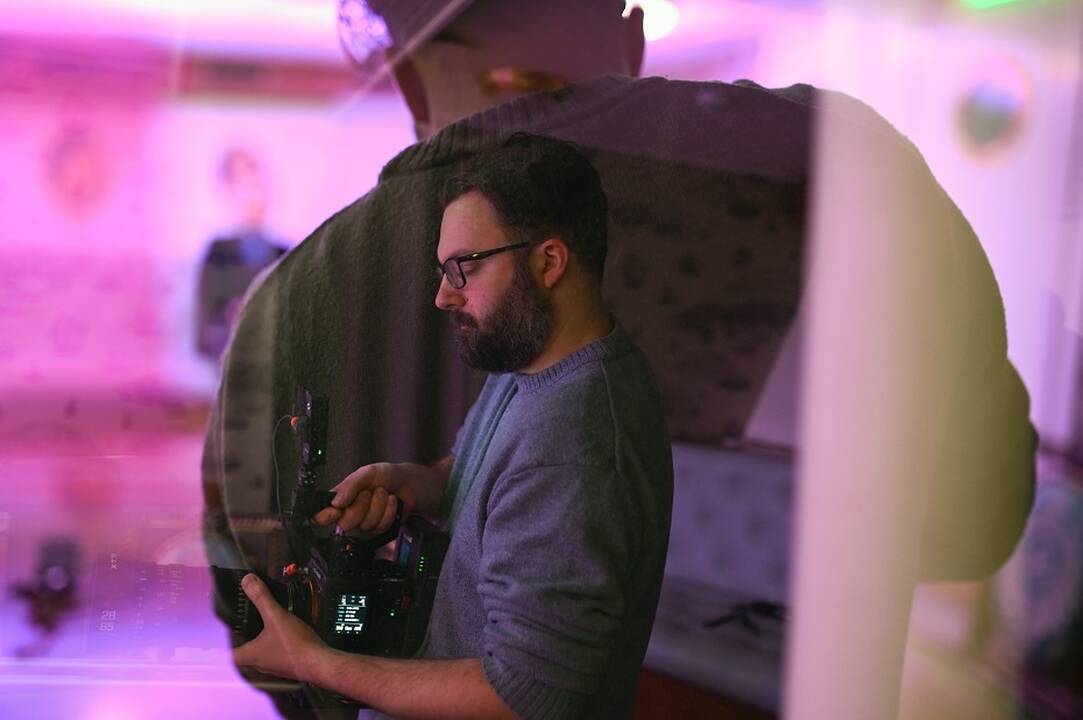   Privalumai: naujausia „Cinewave“ kino įranga galima nufilmuoti tiek reklaminę produkciją, tiek filmą.	