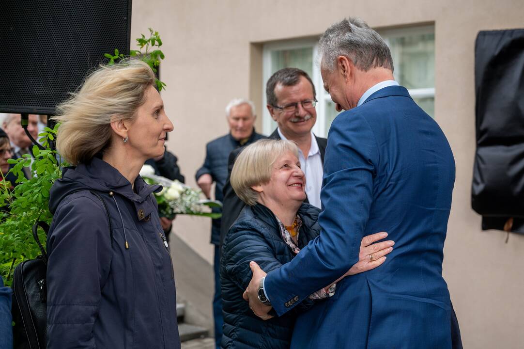 Prie V. Staniulio knygyno atidengta atminimo lenta