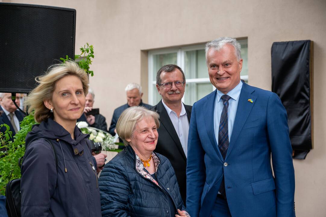 Prie V. Staniulio knygyno atidengta atminimo lenta