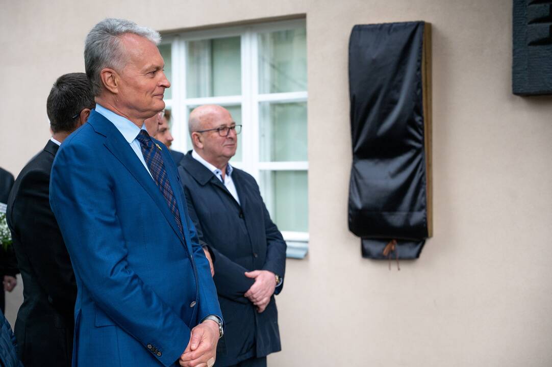 Prie V. Staniulio knygyno atidengta atminimo lenta