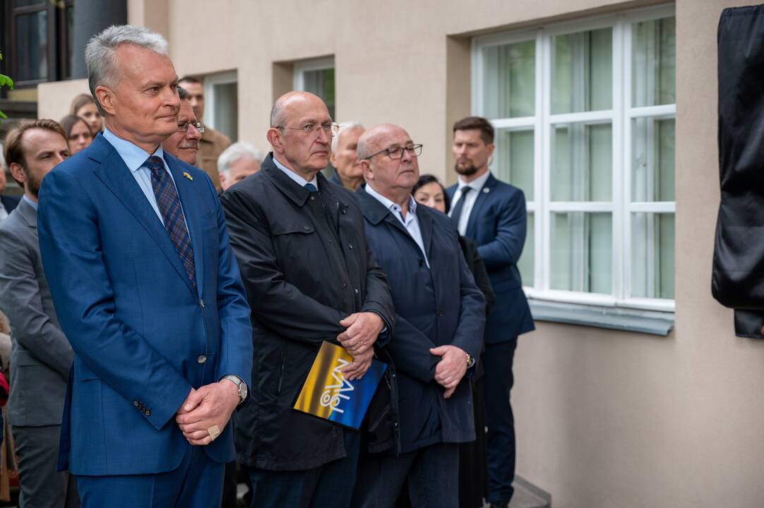 Prie V. Staniulio knygyno atidengta atminimo lenta