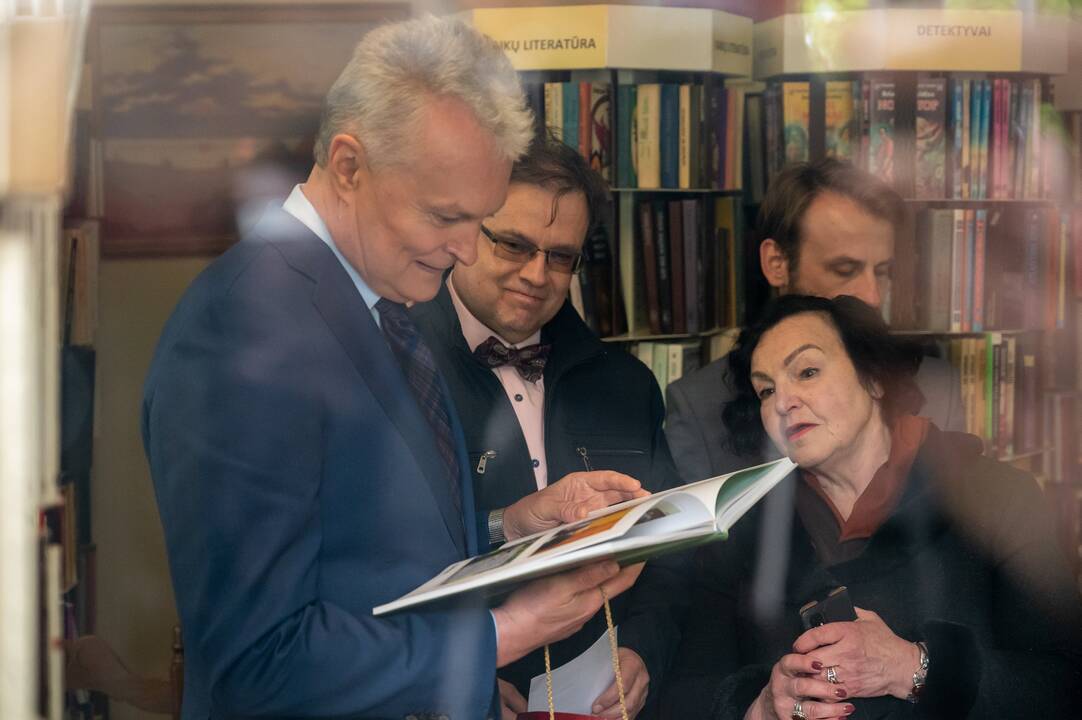 Prie V. Staniulio knygyno atidengta atminimo lenta