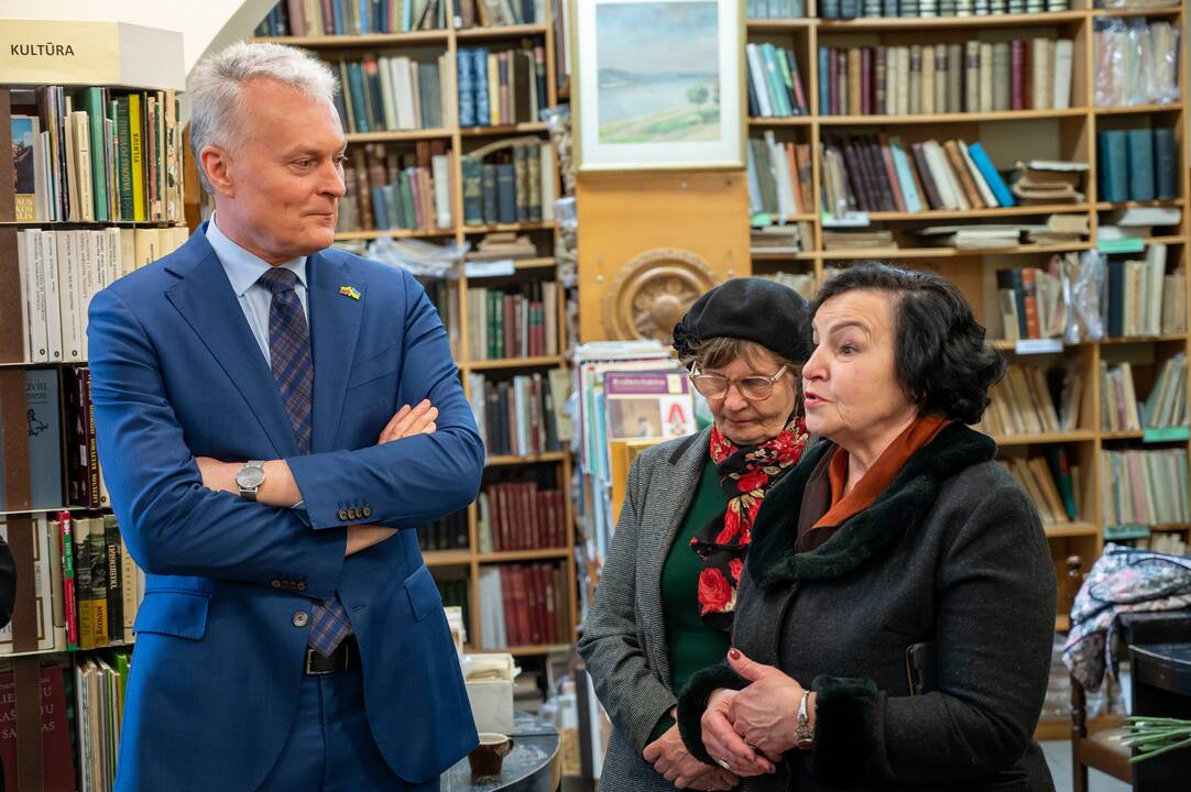 Prie V. Staniulio knygyno atidengta atminimo lenta