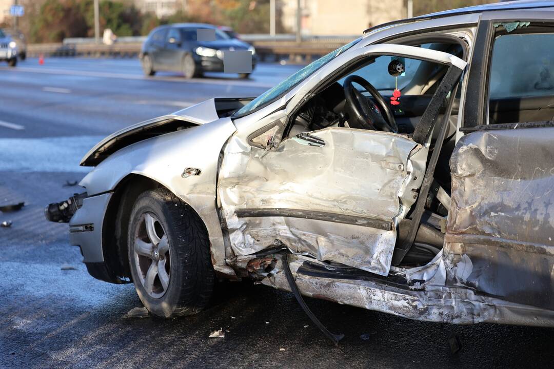Kaune – automobilių avarijos ir spūstys