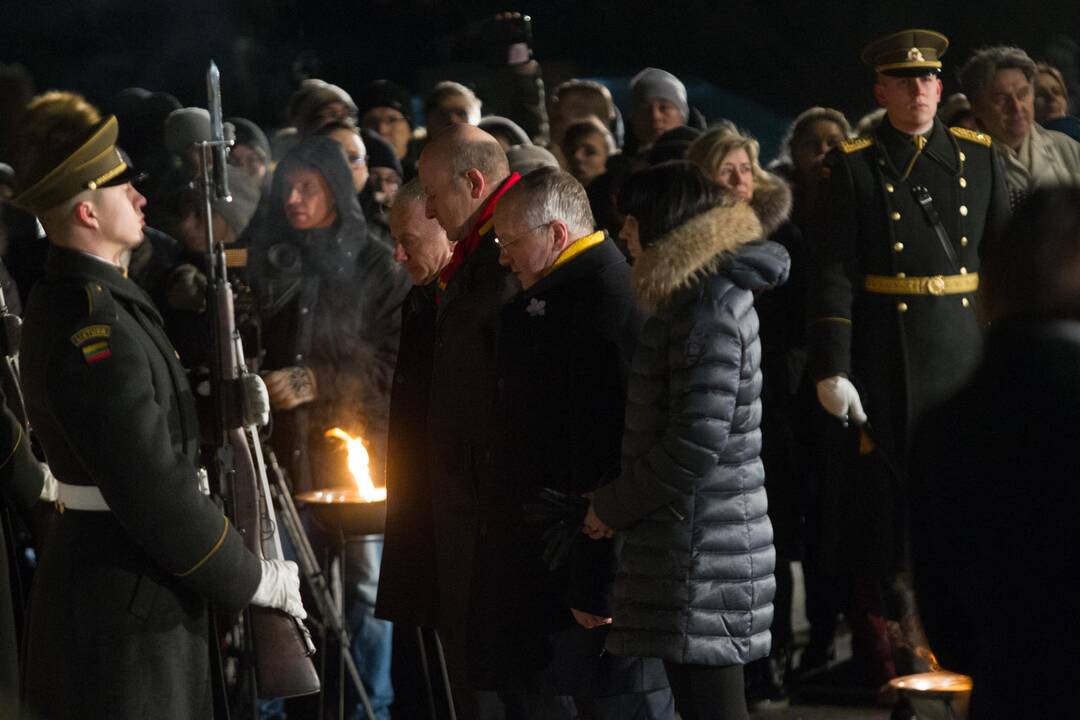 Vilniuje suliepsnojo atminimo laužai