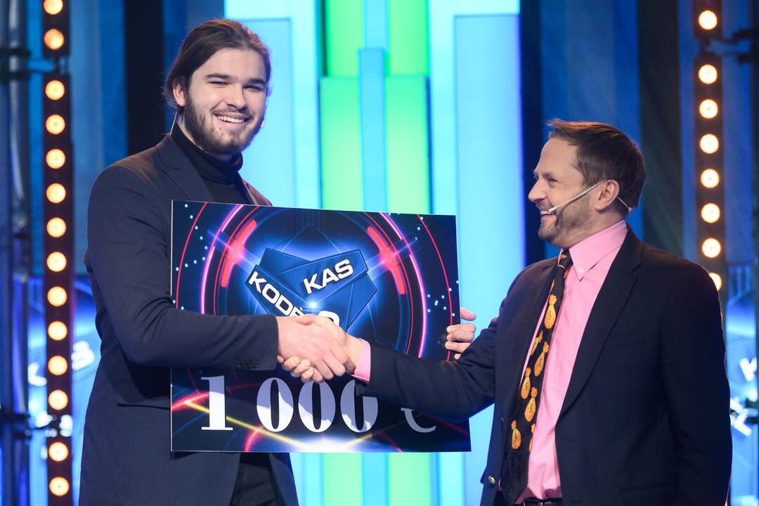 Viktorinos vedėjas Darius Jurgelevičius ir Saulius Štulas (dešinėje)