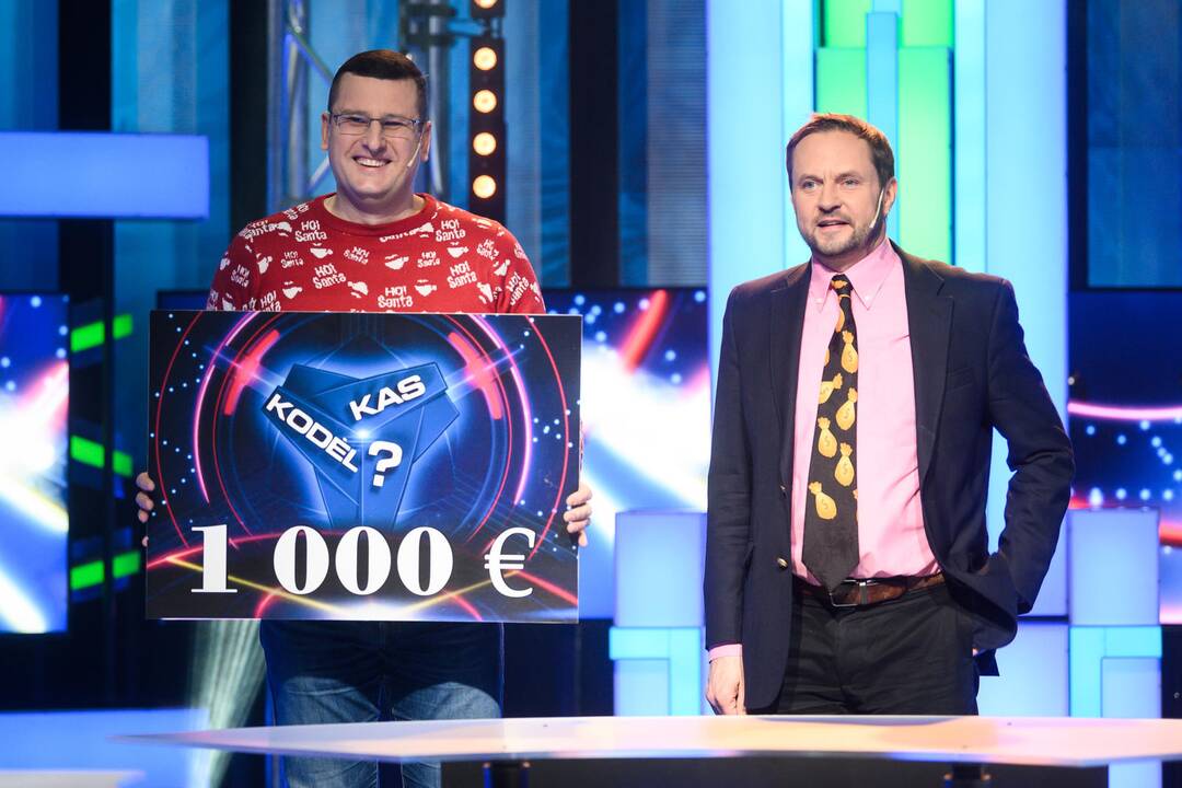 Viktorinos vedėjas Darius Jurgelevičius ir Saulius Štulas (dešinėje)