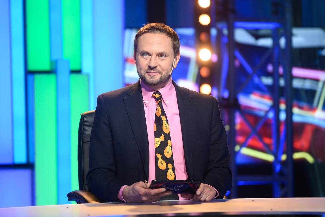 Viktorinos vedėjas Darius Jurgelevičius ir Saulius Štulas (dešinėje)
