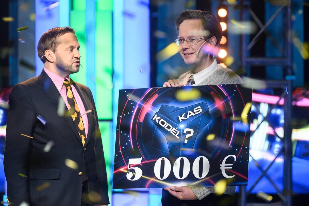 Viktorinos vedėjas Darius Jurgelevičius ir Saulius Štulas (dešinėje)