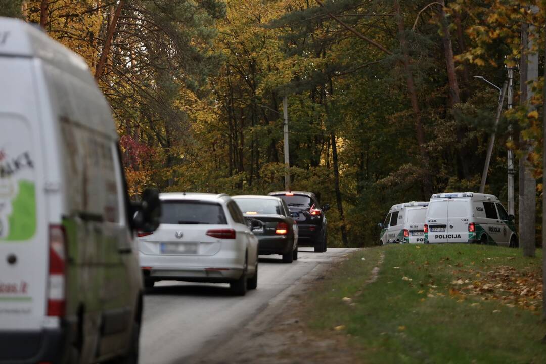 Romainiuose – baisi motociklo ir paspirtuko avarija