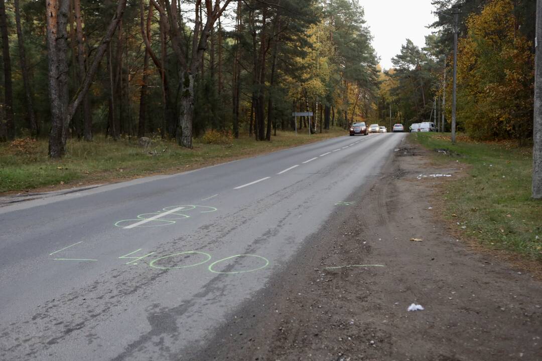 Romainiuose – baisi motociklo ir paspirtuko avarija