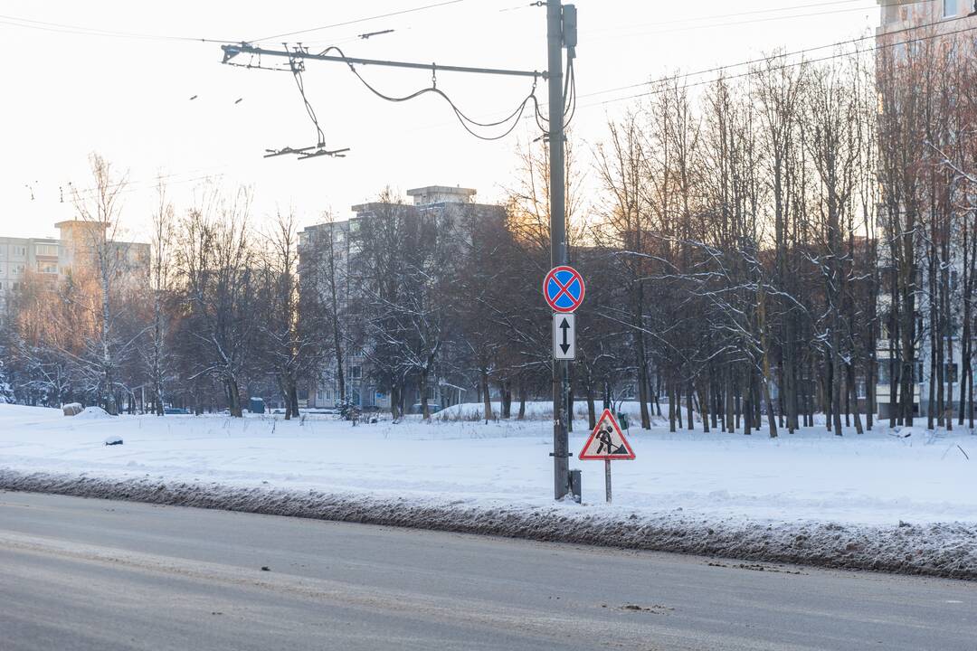 Patogiau: S. Žukausko ir P. Lukšio gatvių sankryžoje posūkiui į dešinę įrengta atskira eismo juosta.