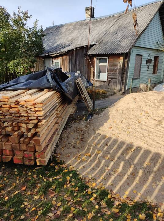 Adresas: pagal rekvizitai.lt duomenis, „Gramana“ įsikūrusi Kaune, garažų masyve Chemijos gatvėje.