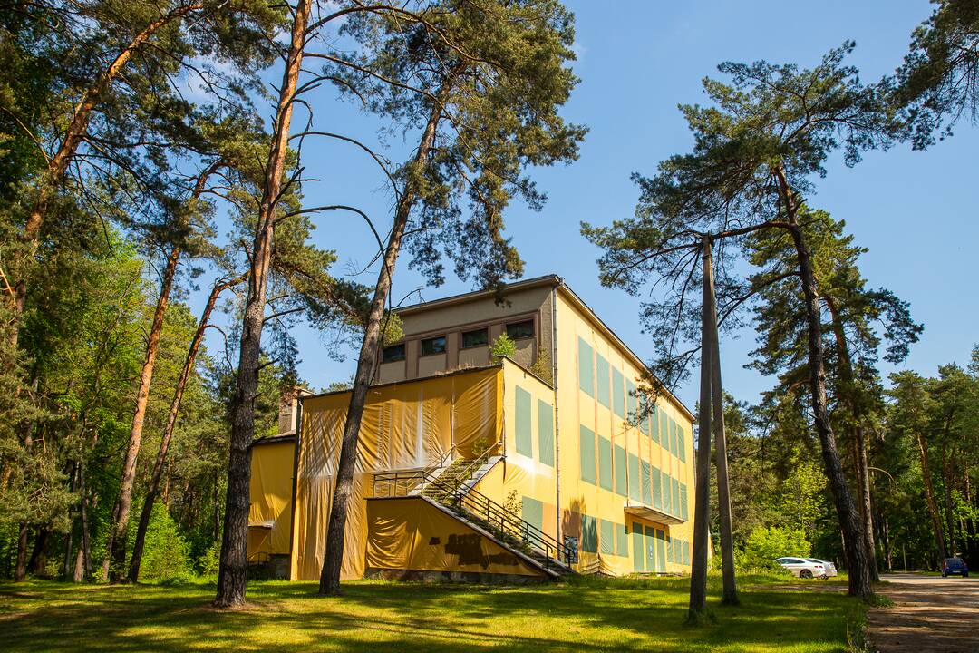 Įkurtuvės: po vieno dabar apleisto pastato rekonstrukcijos, jame bus įkurdinta laisvalaikio salė, biblioteka, sporto klubas, šeimos gydytojo kabinetas, seniūnija ir kultūros centras.