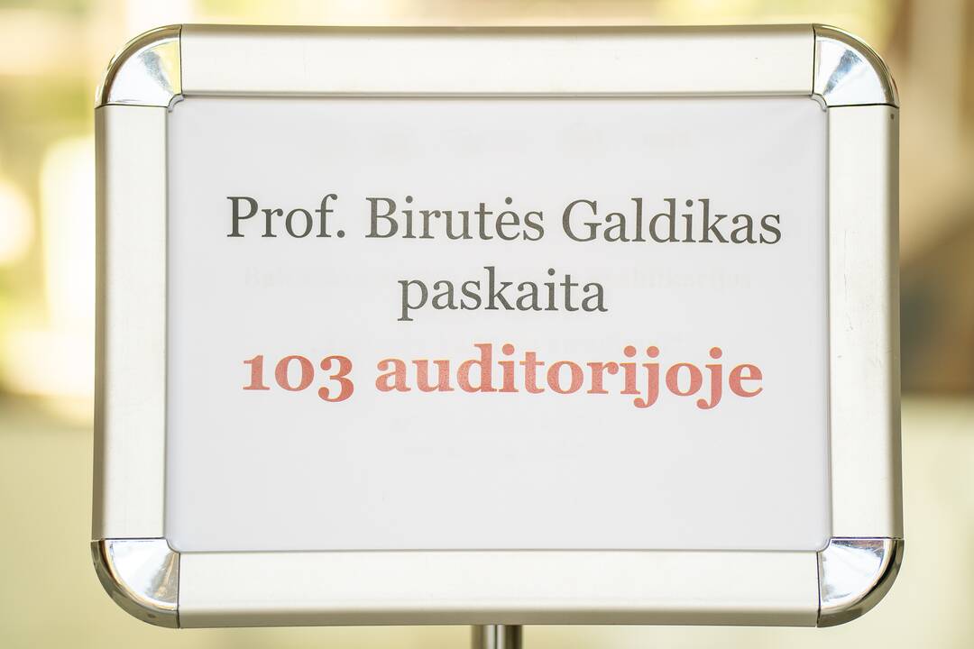 Profesorės B. M. Galdikas paskaita