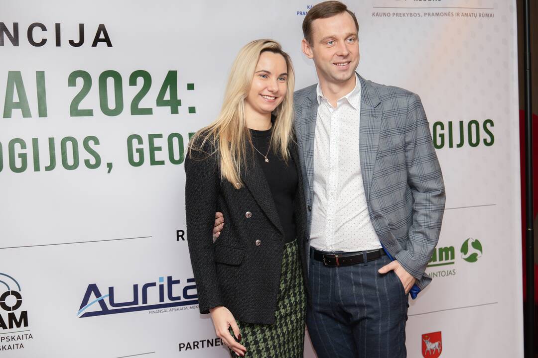 Lyderiai: (iš kairės) R. Krušinskas, T. Povilauskas, Z. Dargevičius ir E. Valatka konferencijoje dalijosi savo įžvalgomis apie verslą, finansus ir ekonomiką.