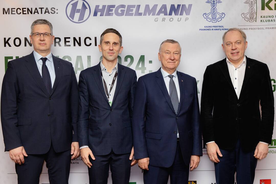 Lyderiai: (iš kairės) R. Krušinskas, T. Povilauskas, Z. Dargevičius ir E. Valatka konferencijoje dalijosi savo įžvalgomis apie verslą, finansus ir ekonomiką.
