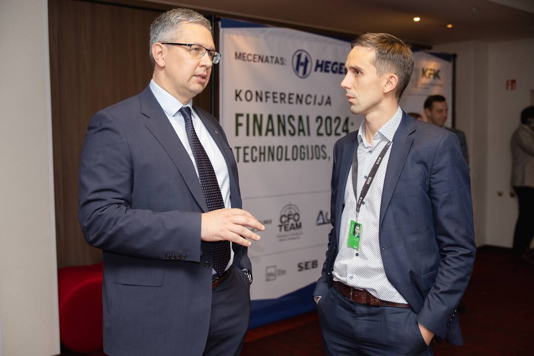 Lyderiai: (iš kairės) R. Krušinskas, T. Povilauskas, Z. Dargevičius ir E. Valatka konferencijoje dalijosi savo įžvalgomis apie verslą, finansus ir ekonomiką.