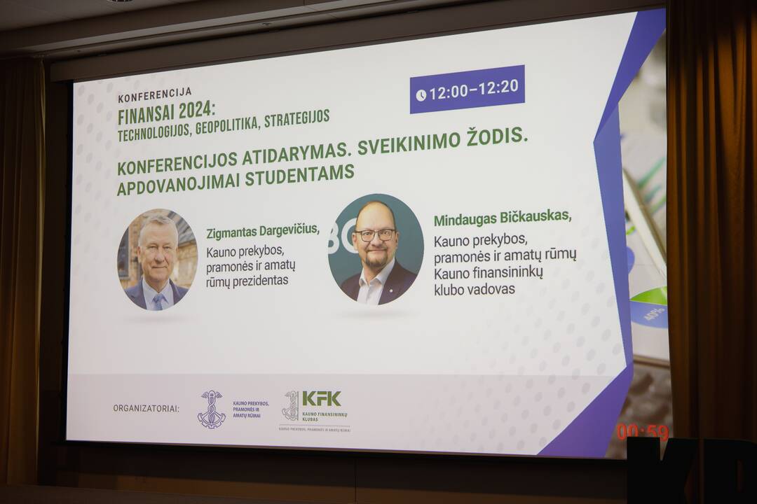 Lyderiai: (iš kairės) R. Krušinskas, T. Povilauskas, Z. Dargevičius ir E. Valatka konferencijoje dalijosi savo įžvalgomis apie verslą, finansus ir ekonomiką.