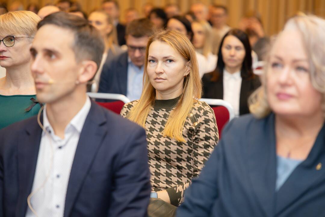 Lyderiai: (iš kairės) R. Krušinskas, T. Povilauskas, Z. Dargevičius ir E. Valatka konferencijoje dalijosi savo įžvalgomis apie verslą, finansus ir ekonomiką.