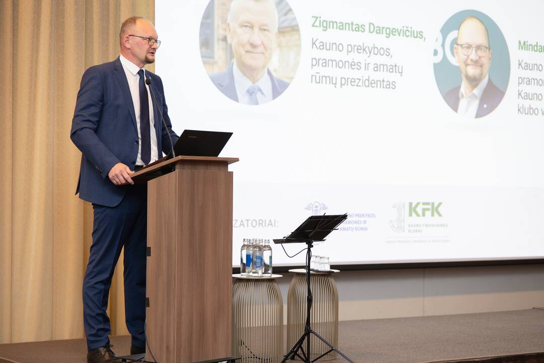 Lyderiai: (iš kairės) R. Krušinskas, T. Povilauskas, Z. Dargevičius ir E. Valatka konferencijoje dalijosi savo įžvalgomis apie verslą, finansus ir ekonomiką.