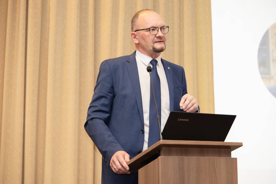 Lyderiai: (iš kairės) R. Krušinskas, T. Povilauskas, Z. Dargevičius ir E. Valatka konferencijoje dalijosi savo įžvalgomis apie verslą, finansus ir ekonomiką.
