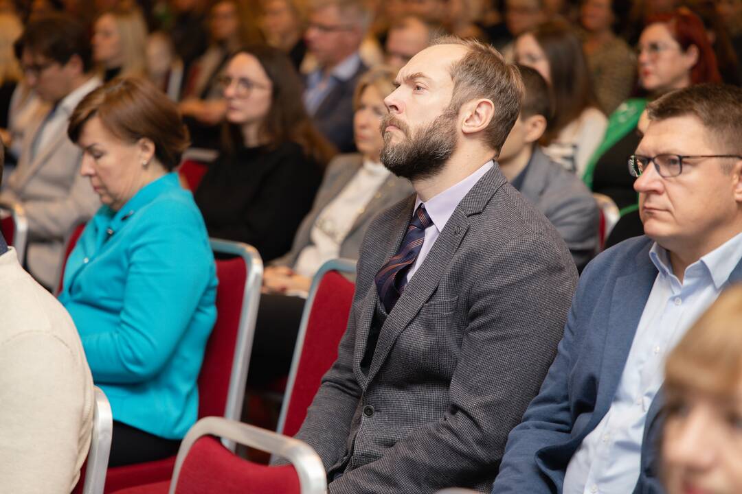 Lyderiai: (iš kairės) R. Krušinskas, T. Povilauskas, Z. Dargevičius ir E. Valatka konferencijoje dalijosi savo įžvalgomis apie verslą, finansus ir ekonomiką.