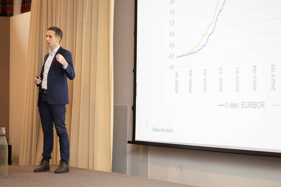 Lyderiai: (iš kairės) R. Krušinskas, T. Povilauskas, Z. Dargevičius ir E. Valatka konferencijoje dalijosi savo įžvalgomis apie verslą, finansus ir ekonomiką.