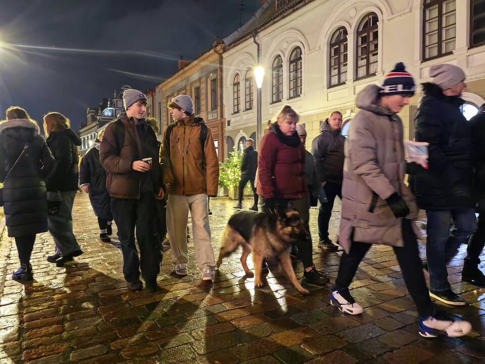Kaunas plūsta į Rotušės aikštę