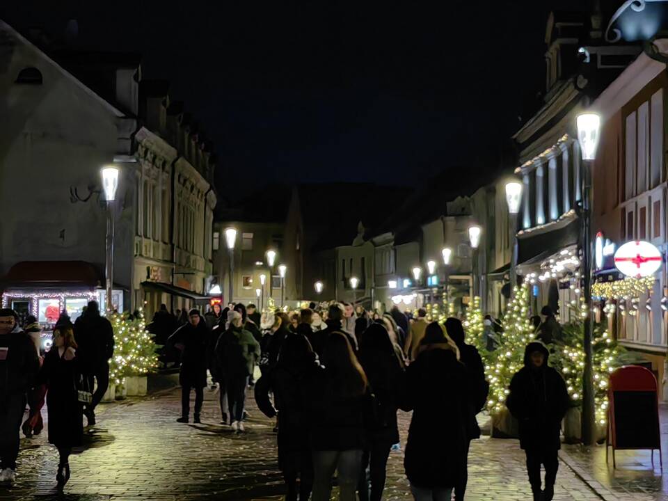 Kaunas plūsta į Rotušės aikštę