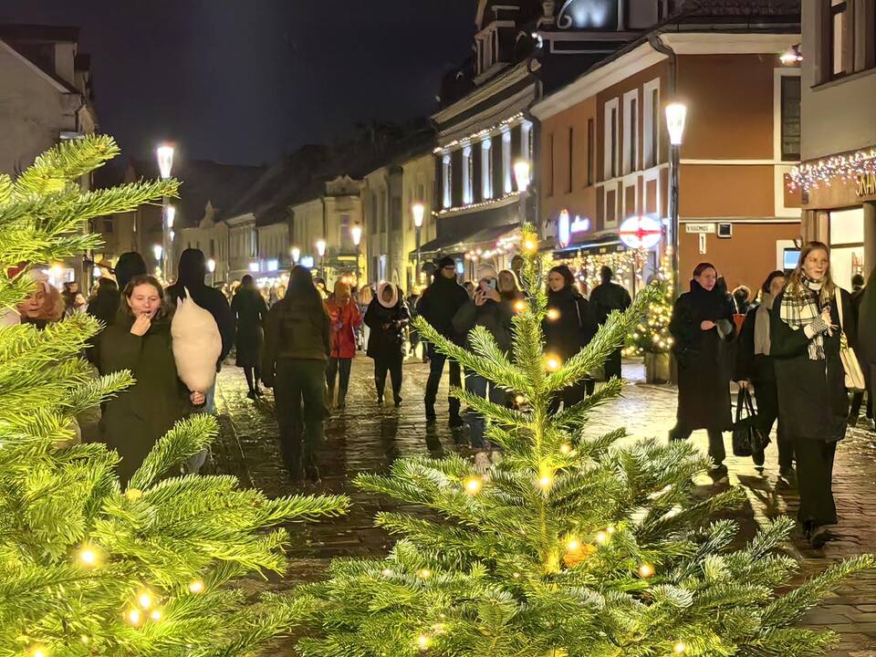 Kaunas plūsta į Rotušės aikštę