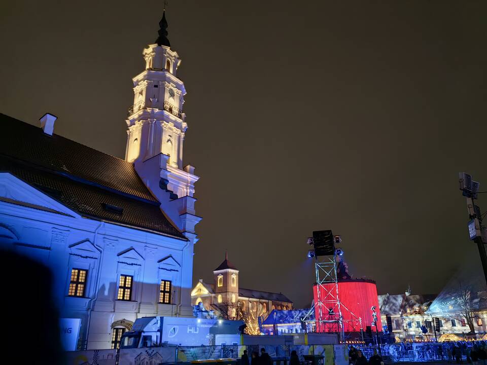 Kaunas plūsta į Rotušės aikštę